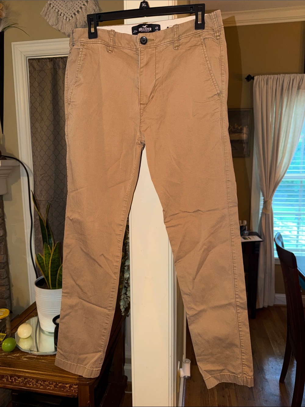 Hollister Men's Light Tan Slim Chinos